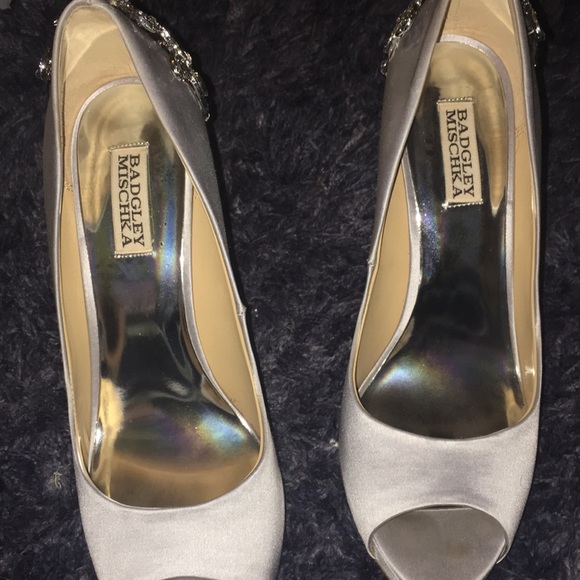 Heels - Picture 4 of 4